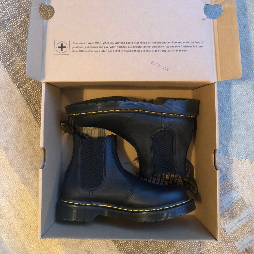 Dr. Martens 2976 AMBASSADOR LEATHER CHELSEA BOOTS